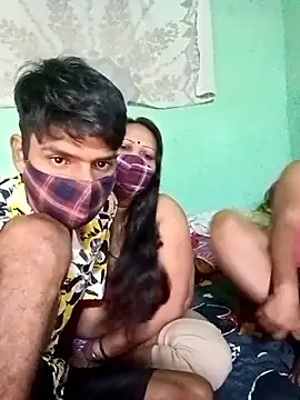 LoveOnStream online show from 11-22-25, 04:22