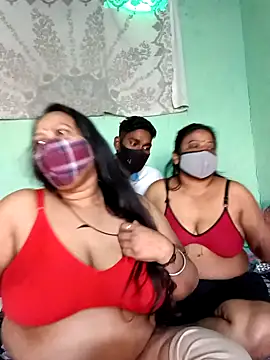 LoveOnStream online show from 11-24-25, 04:56