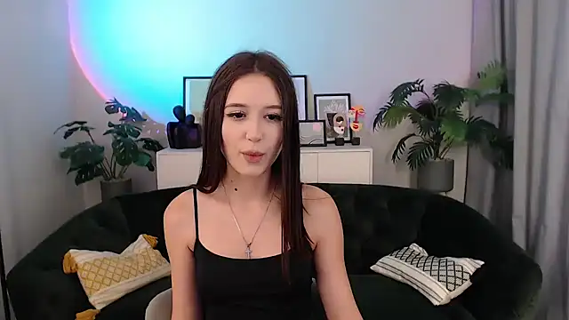 Snapshot of BlackEyesGirl chatting on 10-05-25, 06:34 BlackEyesGirl online show from 10-05-25, 06:34