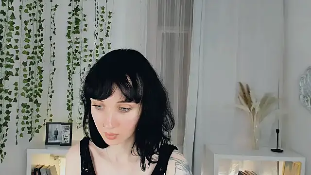 Snapshot of HollyVex chatting on 11-23-25, 03:56 HollyVex online show from 11-23-25, 03:56