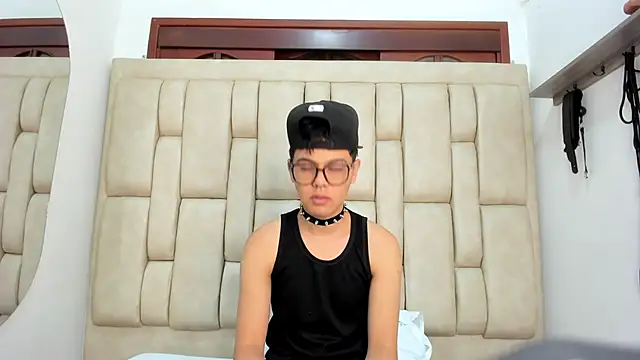 Felipe Cold online show from 11-23-25, 02:44