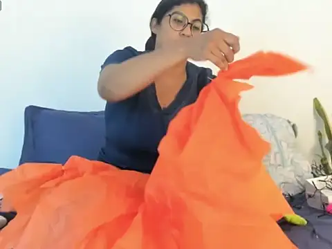  Miaa khalifa  online show from 10-15-25, 12:16