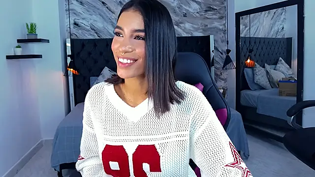 Snapshot of kitty_collins_ chatting on 05-04-26, 12:12 kitty collins online show from 05-04-26, 12:12