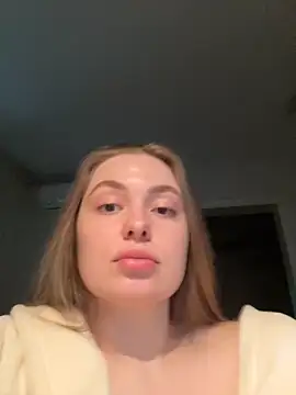 DeniMilkyyyyy online show from 10-15-25, 04:29