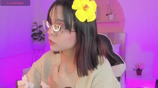 Snapshot of Clara_Luu chatting on 07-07-26, 02:47 Clara Luu online show from 07-07-26, 02:47