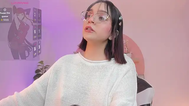 Snapshot of Clara_Luu chatting on 07-10-26, 03:00 Clara Luu online show from 07-10-26, 03:00