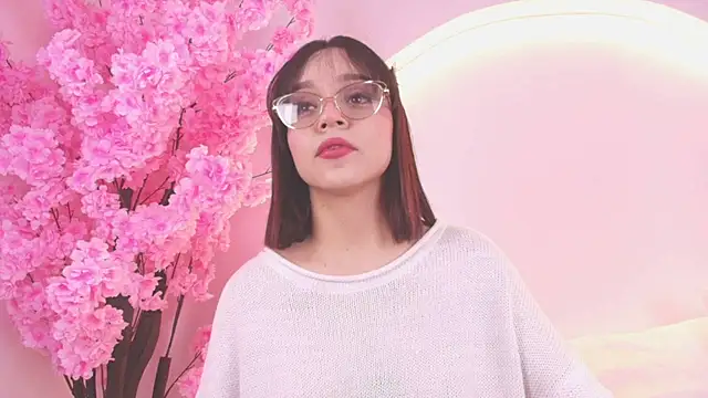 Snapshot of Clara_Luu chatting on 07-24-26, 08:51 Clara Luu online show from 07-24-26, 08:51