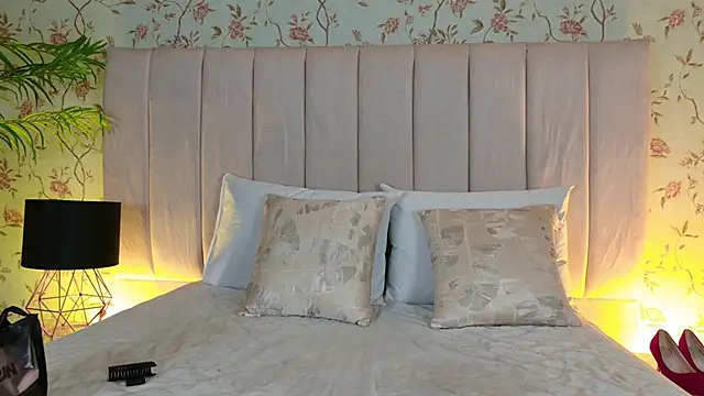 Snapshot of elsa_gb chatting on 05-14-26, 03:24 elsa gb online show from 05-14-26, 03:24
