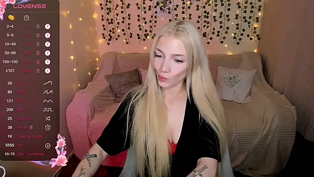 AnyaTaylor  online show from 10-14-25, 08:26