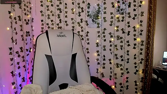 AnyaTaylor  online show from 02-06-26, 02:27