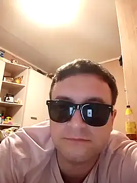 Snapshot of Ivandovxxxl_1010 chatting on 10-11-25, 01:42 Ivandovxxxl 1010 online show from 10-11-25, 01:42