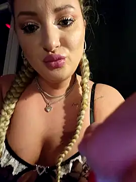 Blondie Sasha online show from 10-03-25, 06:16