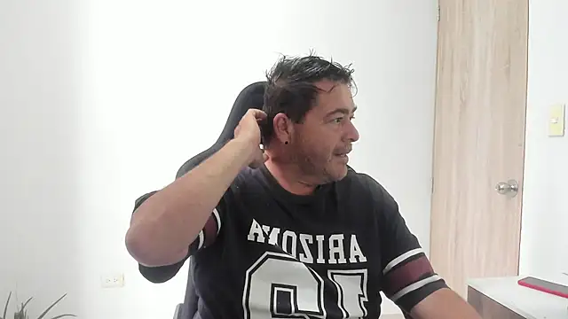 massimo dannger online show from 10-30-25, 03:57