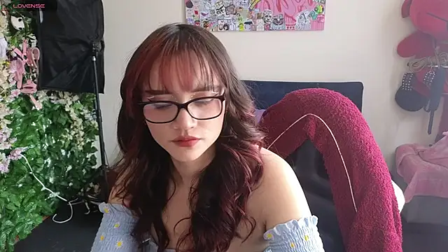 MiaVelvetDoll online show from 04-21-26, 01:50