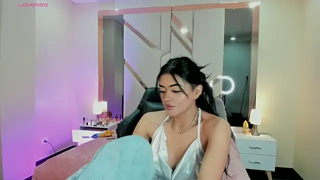 EmmaStonns online show from 09-18-25, 01:24