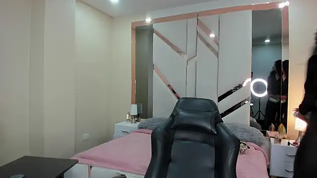 EmmaStonns online show from 10-16-25, 02:18