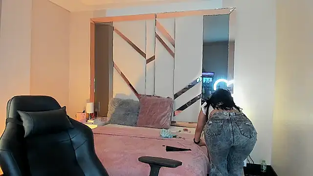 EmmaStonns online show from 12-17-25, 11:27