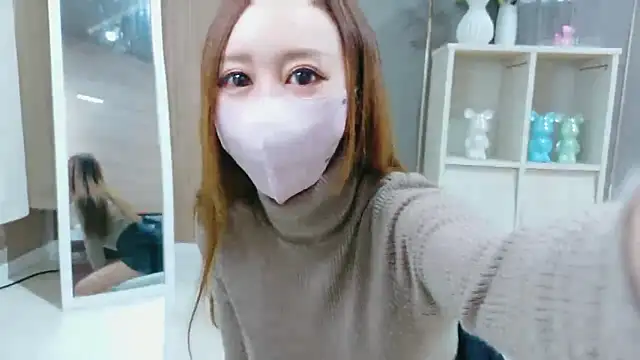 Snapshot of Xoxo__RUKA__xoxO chatting on 10-15-25, 05:18 Xoxo RUKA xoxO online show from 10-15-25, 05:18