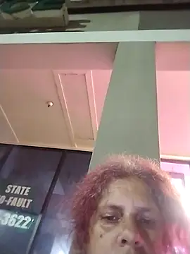Snapshot of Shymama269 chatting on 04-26-26, 04:43 Shymama269 online show from 04-26-26, 04:43