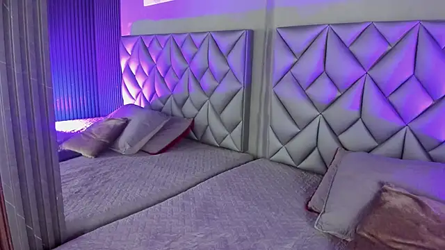 Kitty Dollyy online show from 11-20-25, 08:19