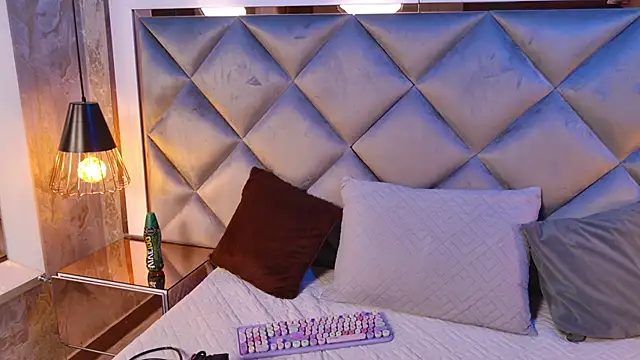 gemma sm online show from 12-14-25, 03:23