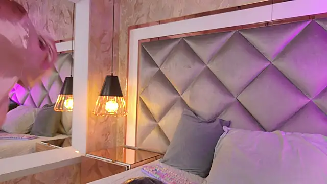 gemma sm online show from 12-19-25, 03:13