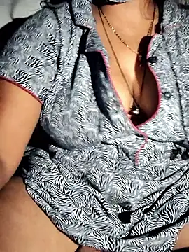 Snapshot of sweet_jasmin1 chatting on 10-26-25, 07:20 sweet jasmin1 online show from 10-26-25, 07:20