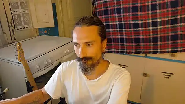 Snapshot of Mrkurt86 chatting on 07-08-26, 07:40 Mrkurt86 online show from 07-08-26, 07:40