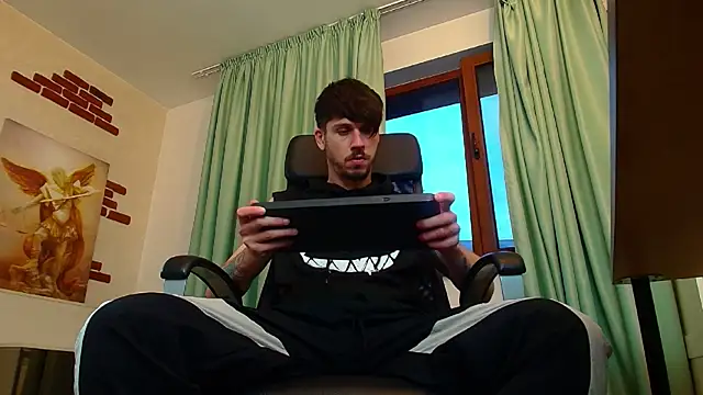 JonahShaw online show from 09-30-25, 04:28