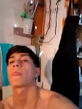 Snapshot of LUISSLEONN0958 chatting on 09-14-25, 05:12 LUISSLEONN0958 online show from 09-14-25, 05:12