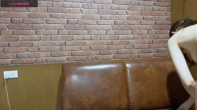 Snapshot of penny_coco chatting on 03-23-26, 04:11 penny coco online show from 03-23-26, 04:11