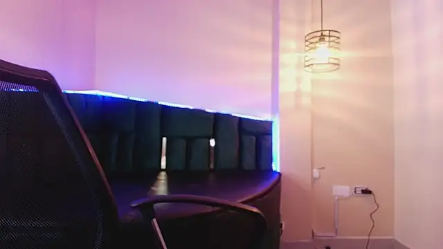  Emily rosee  online show from 11-06-25, 11:33