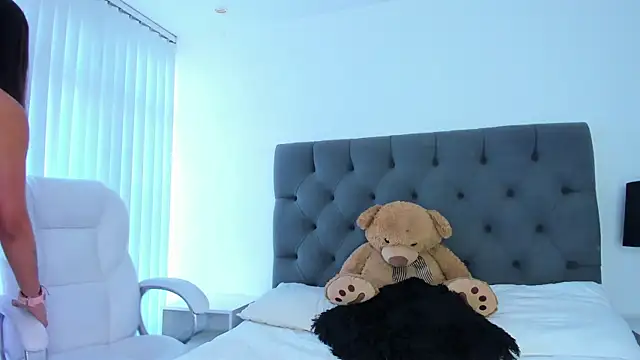 Snapshot of VictoriaParkeer chatting on 10-09-25, 11:41 VictoriaParkeer online show from 10-09-25, 11:41