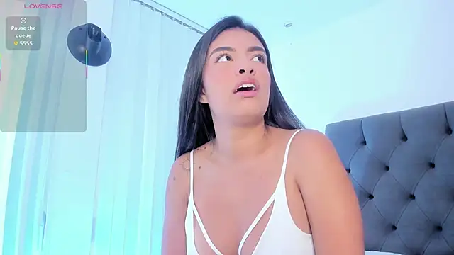 Snapshot of VictoriaParkeer chatting on 11-24-25, 11:43 VictoriaParkeer online show from 11-24-25, 11:43