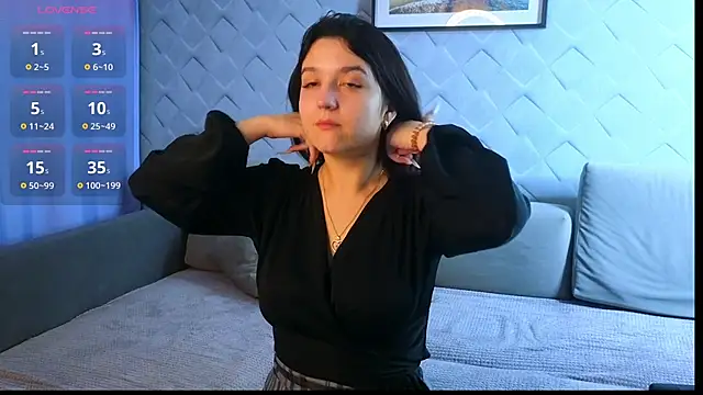 Snapshot of CrimsonBella chatting on 09-18-25, 06:43 CrimsonBella online show from 09-18-25, 06:43