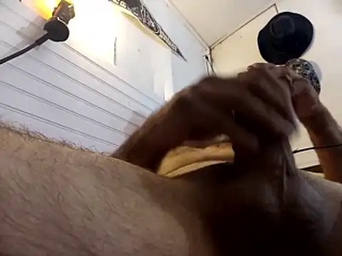 Snapshot of Southerngent1979 chatting on 11-02-25, 05:43 Southerngent1979 online show from 11-02-25, 05:43