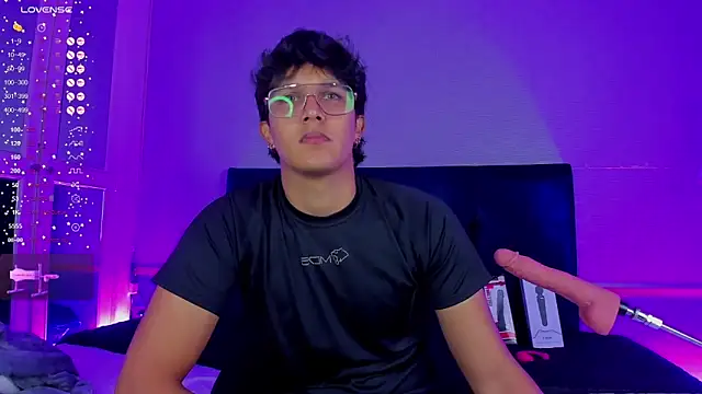 Leo Savage  online show from 11-03-25, 03:41