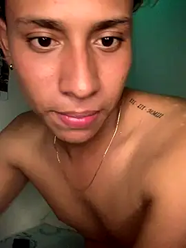 Patrick Hott  online show from 10-28-25, 02:15