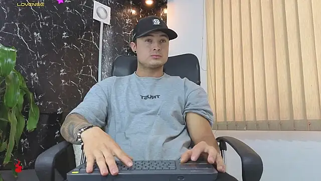 Alexander ferre online show from 03-18-26, 01:47