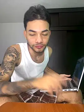 Snapshot of calvin_parker chatting on 09-30-25, 04:45 calvin parker online show from 09-30-25, 04:45