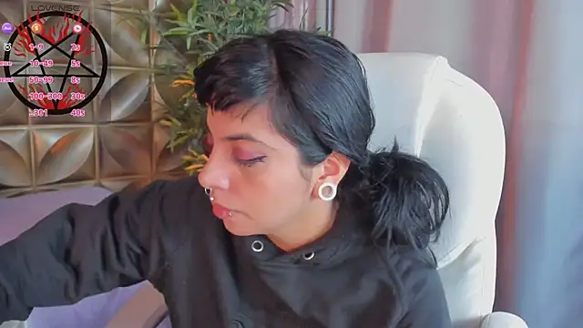 emily-santoss online show from 10-10-25, 01:32