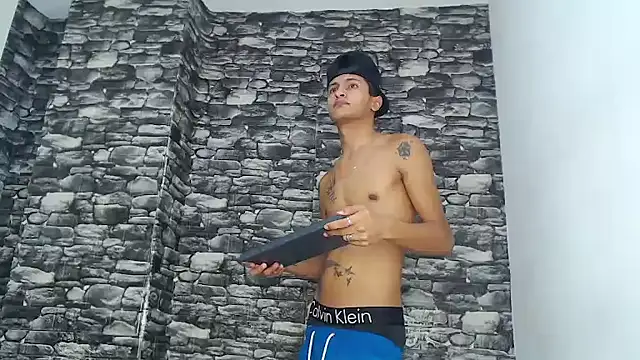 gustavo saaled19  online show from 10-17-25, 09:50