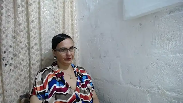 gabbyparker  online show from 10-31-25, 09:43