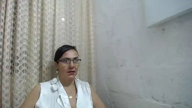 gabbyparker  online show from 12-15-25, 09:57