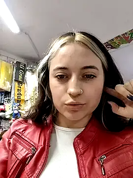 Snapshot of sheeiila chatting on 11-08-25, 09:13 sheeiila online show from 11-08-25, 09:13