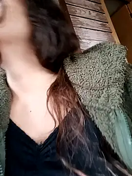 BomBomLuu online show from 12-13-25, 10:48