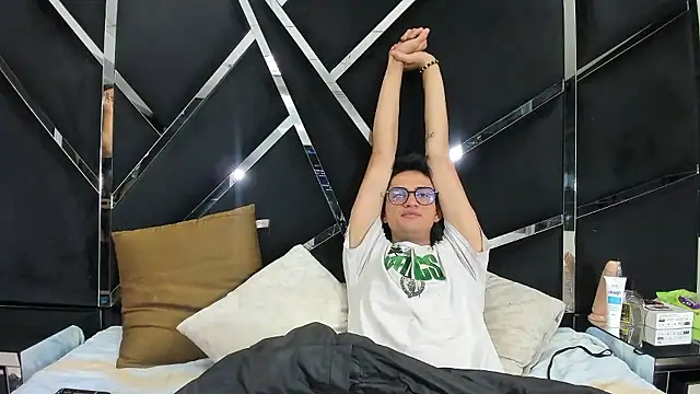 Noa Arez online show from 01-17-26, 03:33