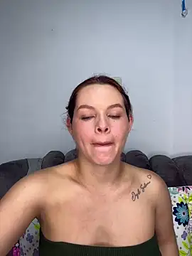 Snapshot of miacarrot chatting on 05-08-26, 02:17 miacarrot online show from 05-08-26, 02:17