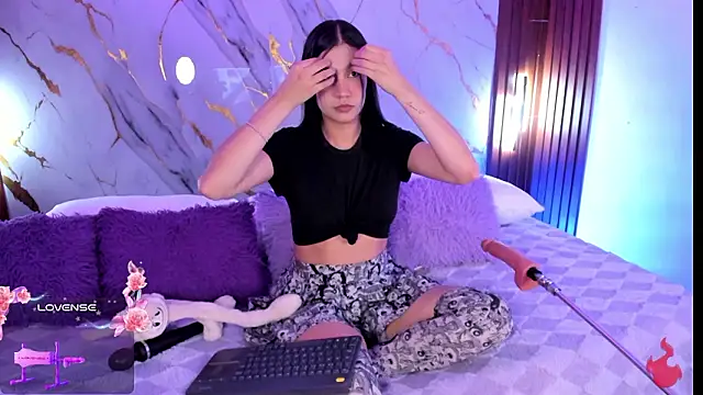 Emmiicute online show from 03-08-26, 08:23