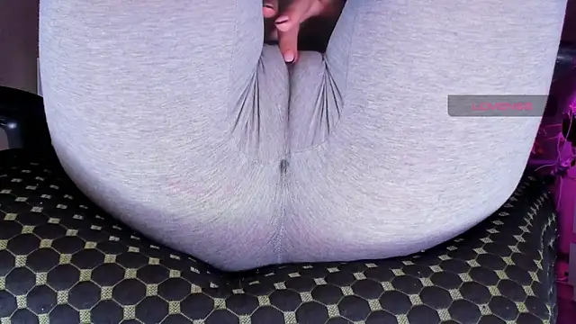 Cameltoe squirt inPants online show from 11-30-25, 09:02